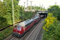 215 018 und 215 025 bei Stuttgart-Rohr